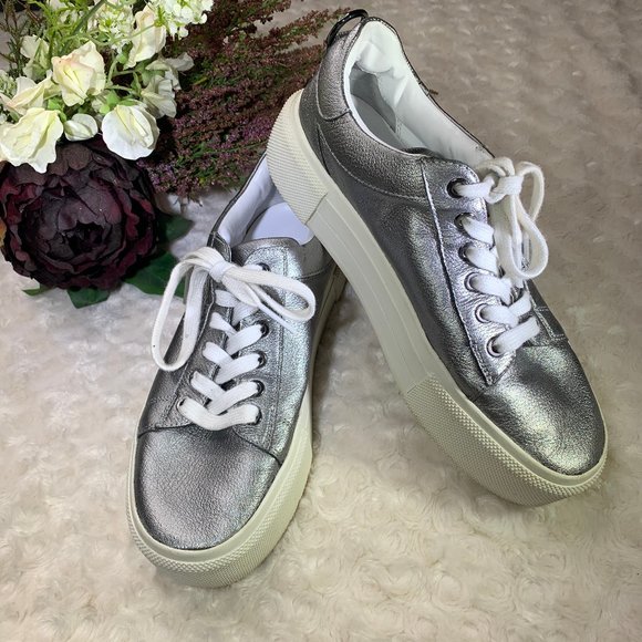 Host Pick! Kendall & Kylie Platinum Platform Sneaker - Picture 1 of 8
